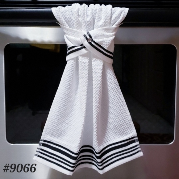 Hand Crafted Other - ❎SOLD❎🔥BOGO50%🔥NEW! White/Black Hang'N'Snap HAND Towel